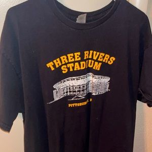Pittsburgh tshirt mens large black yellow three rivers stadium